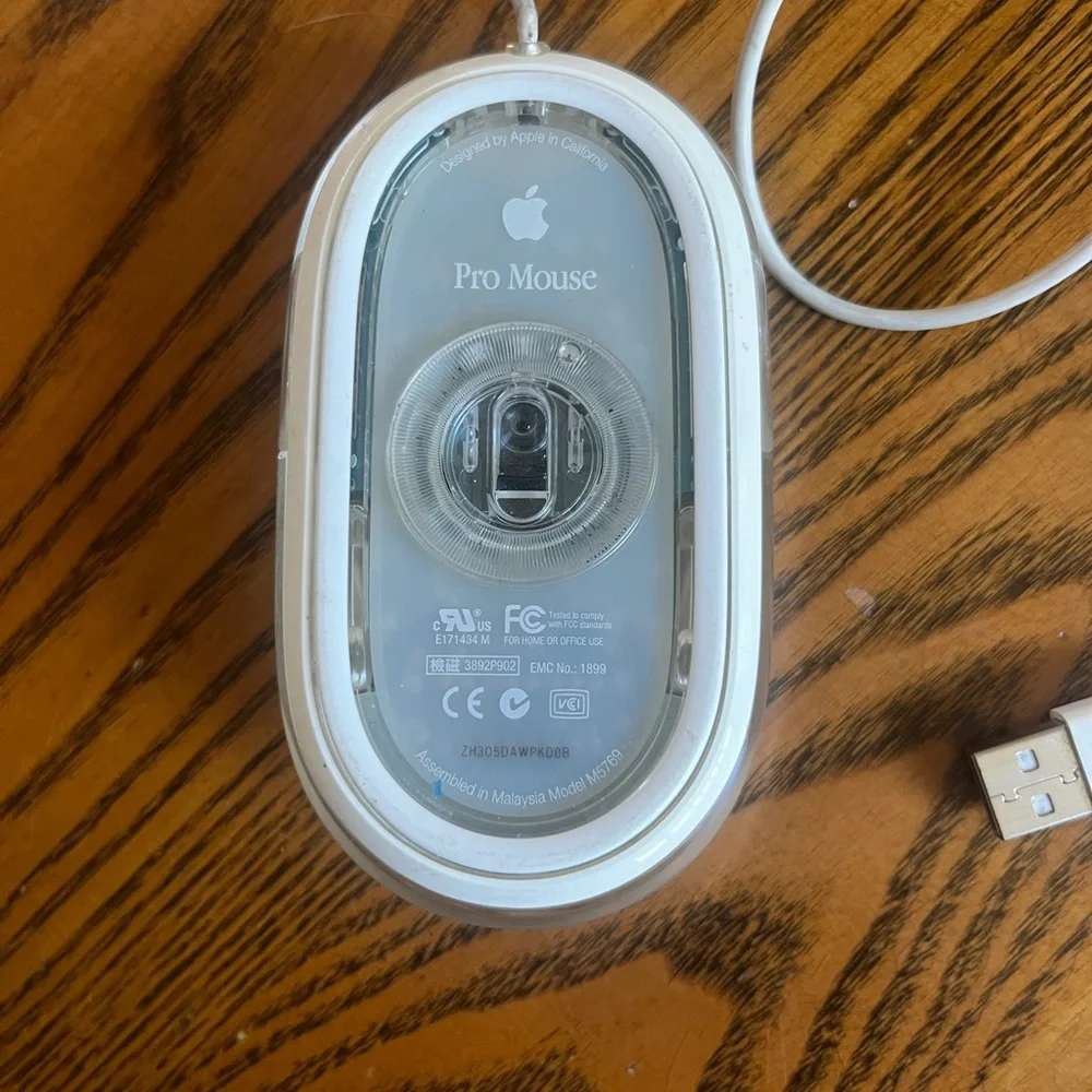 Apple sleek mouse