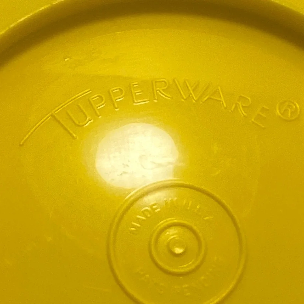 Tupperware vintage serving