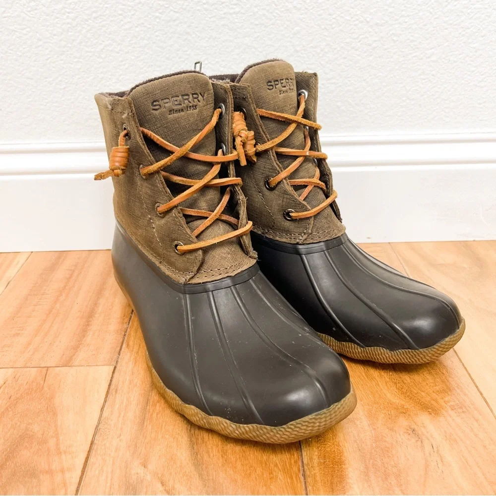 Sperry lace up
