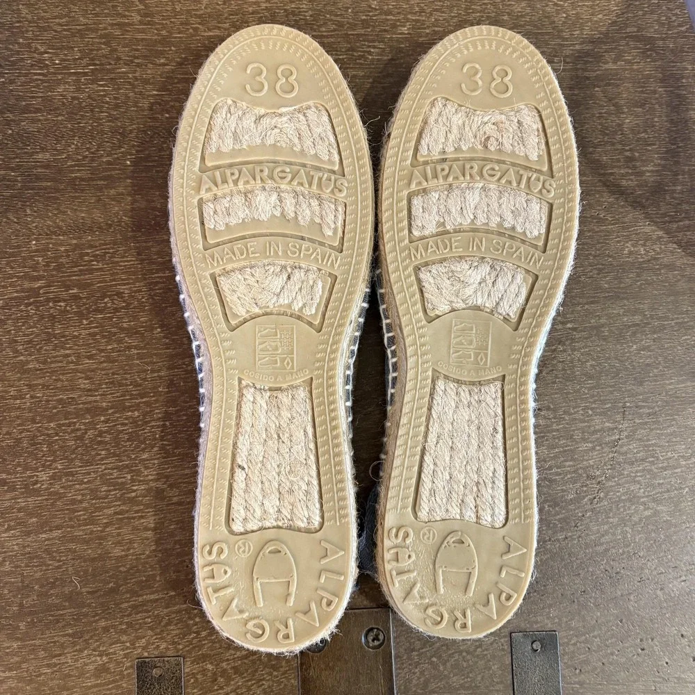 Alpargatus flats outdoor