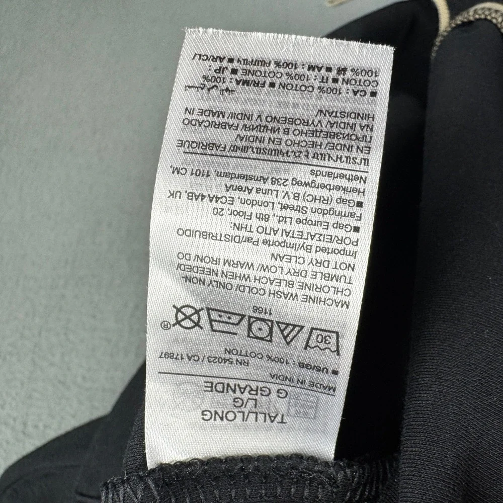 Banana Republic brand banana