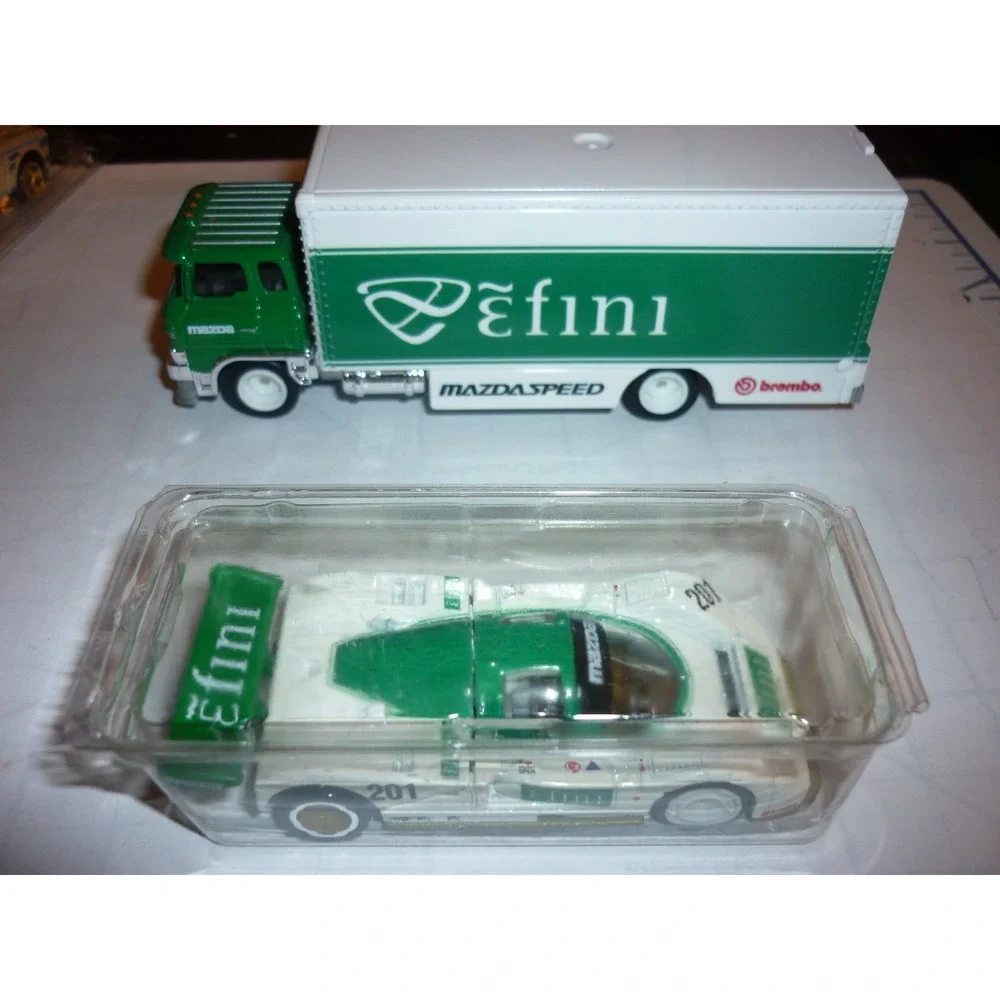 Hot Wheels wear present
