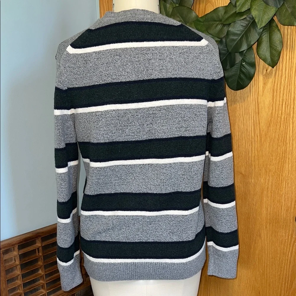 Banana Republic classic crewneck