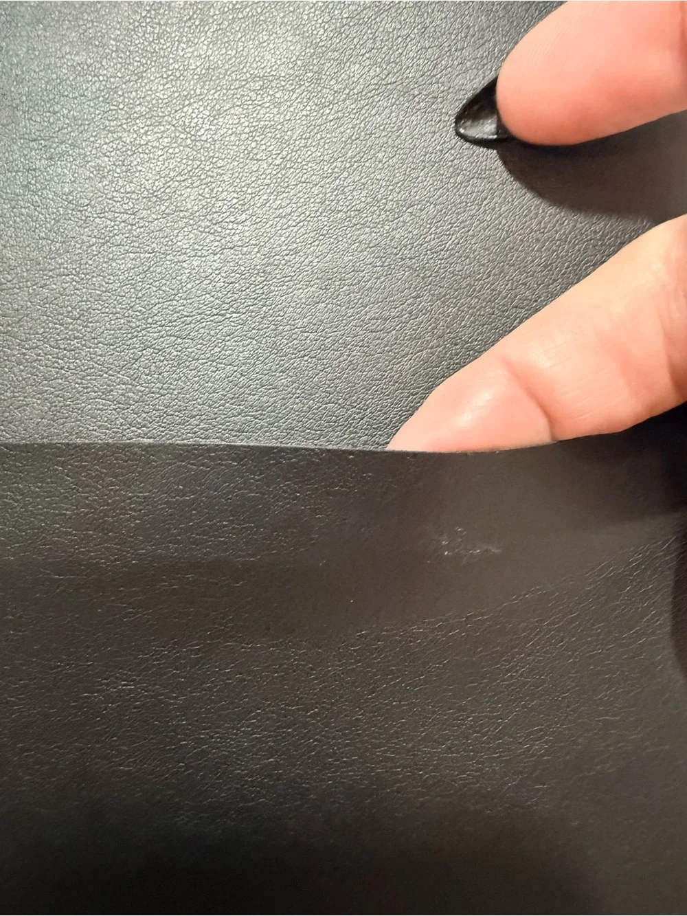 Papyrus sleek black