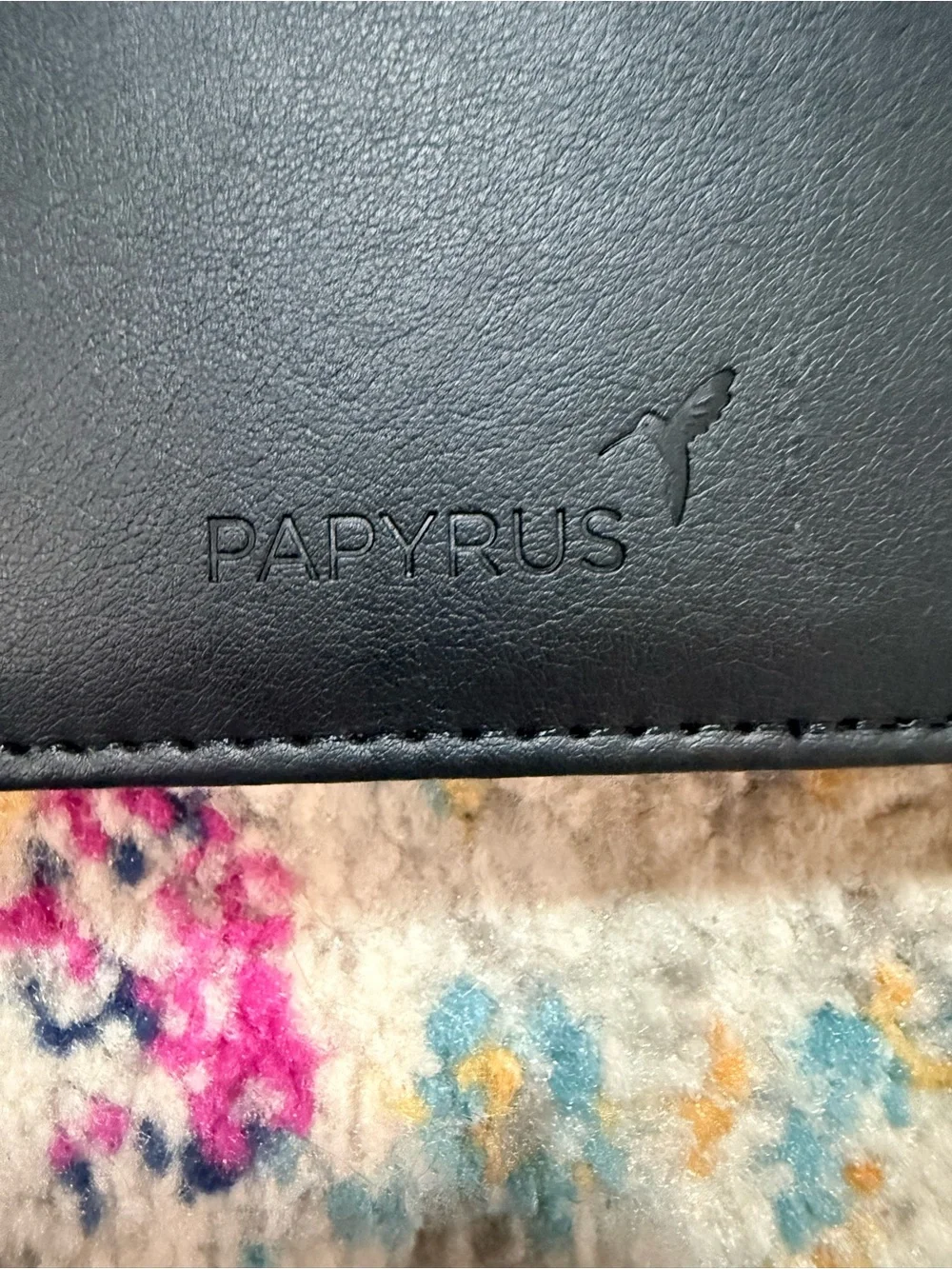 Papyrus sleek black