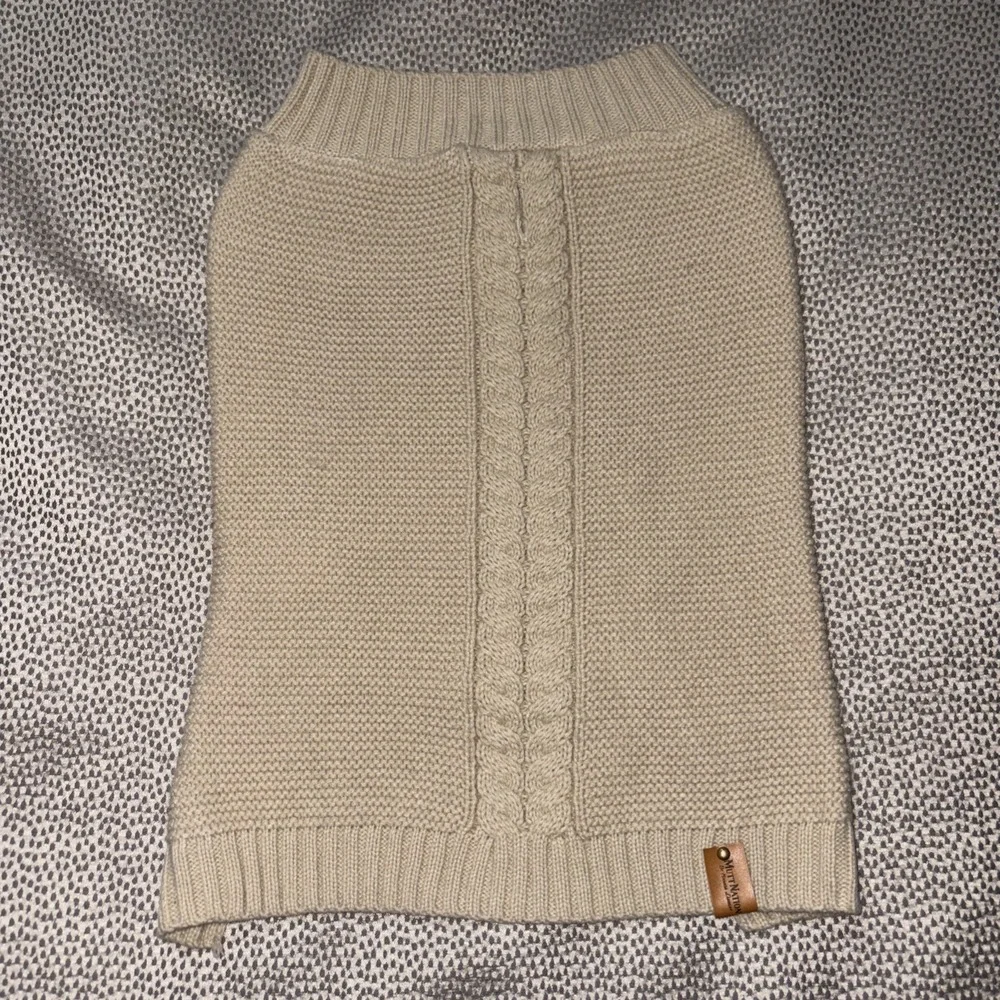 MUTT NATION By Miranda Lambert Dog‎ Tan Cable Sweater Large