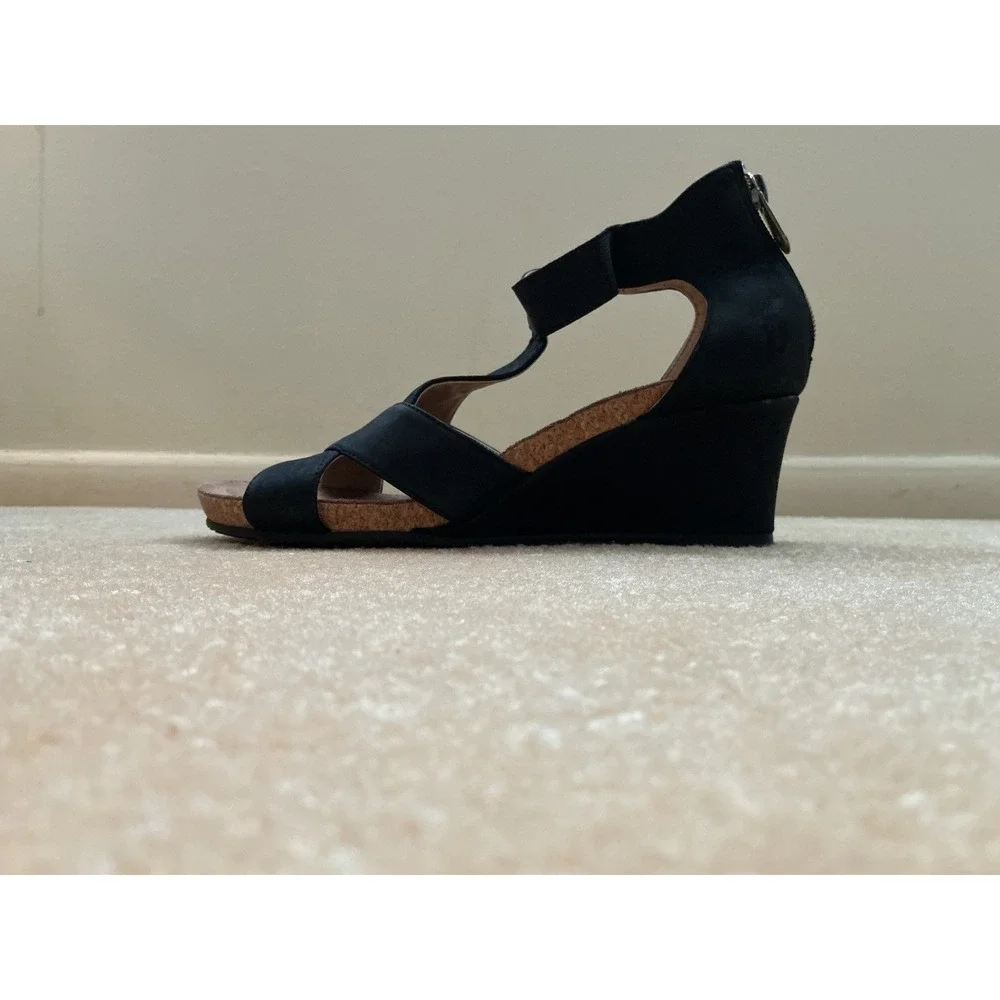 Adrienne Vittadini style strappy