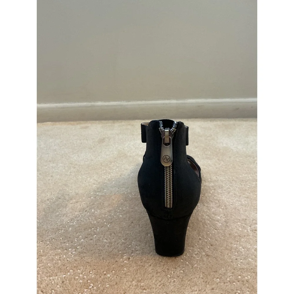 Adrienne Vittadini style strappy