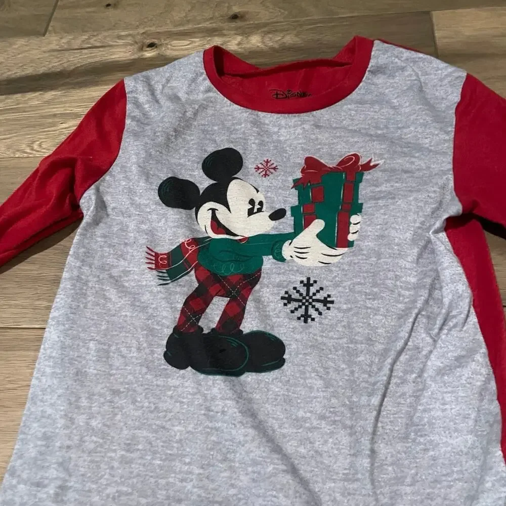 Disney festive mickey
