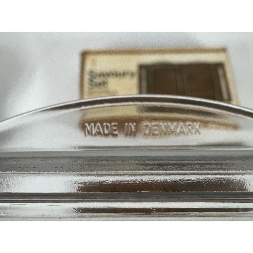 The Unbranded Brand vintage genuine