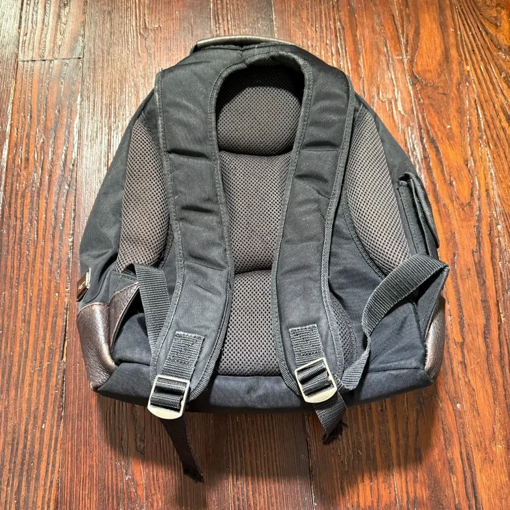 Kenneth Cole item good