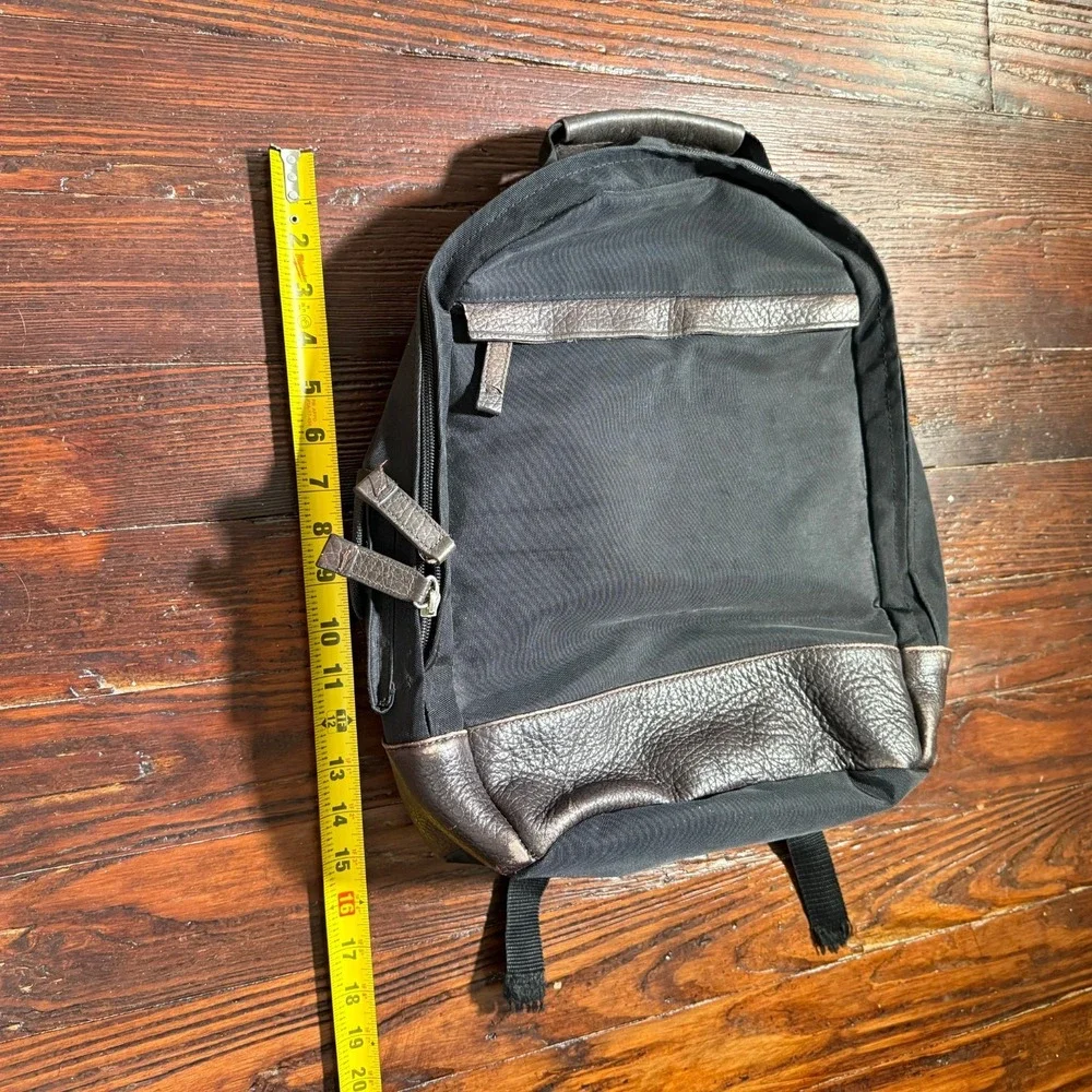 Kenneth Cole item good