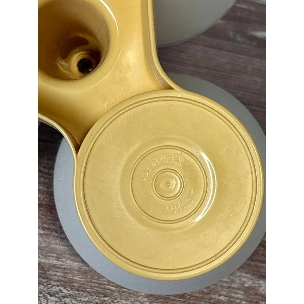 Tupperware vintage condiment