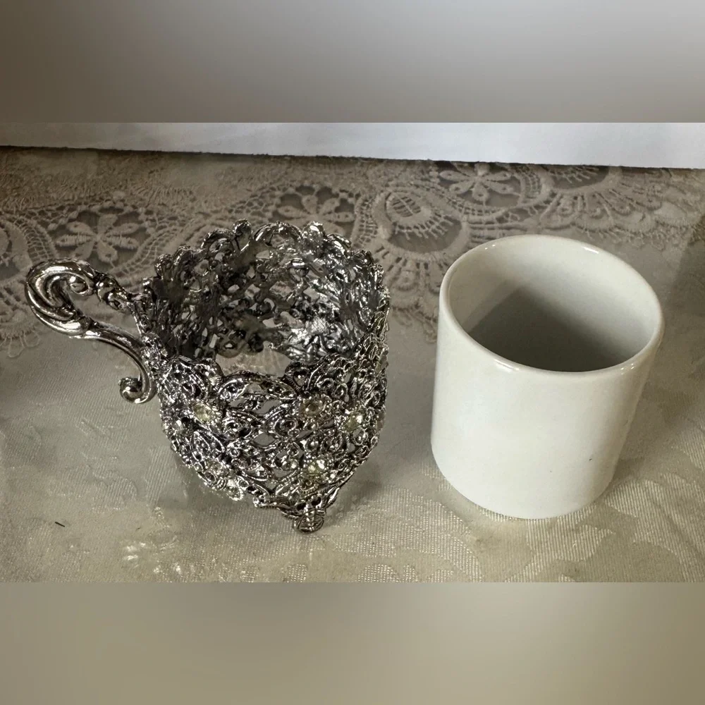 1 Elegant Filigree espresso cupholder