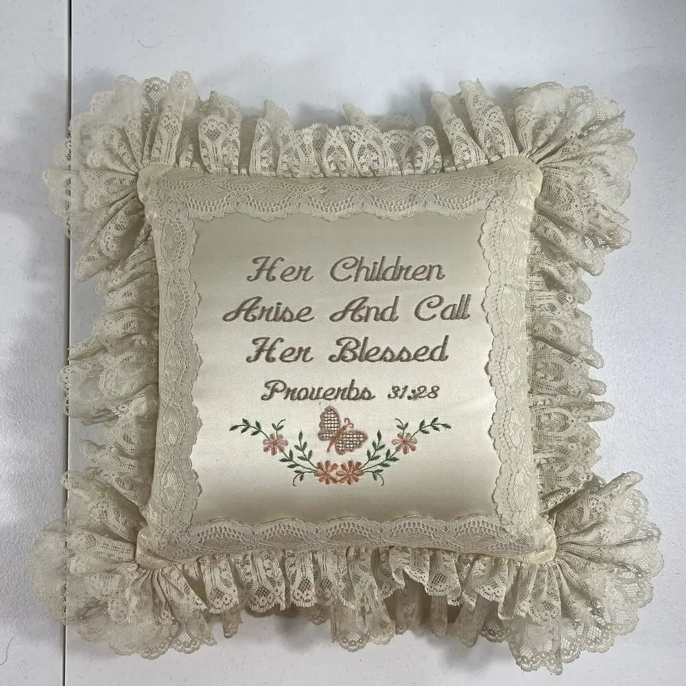 Unbranded vtg lace