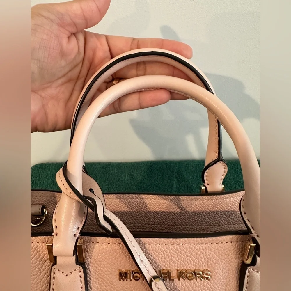 Michael Kors like new