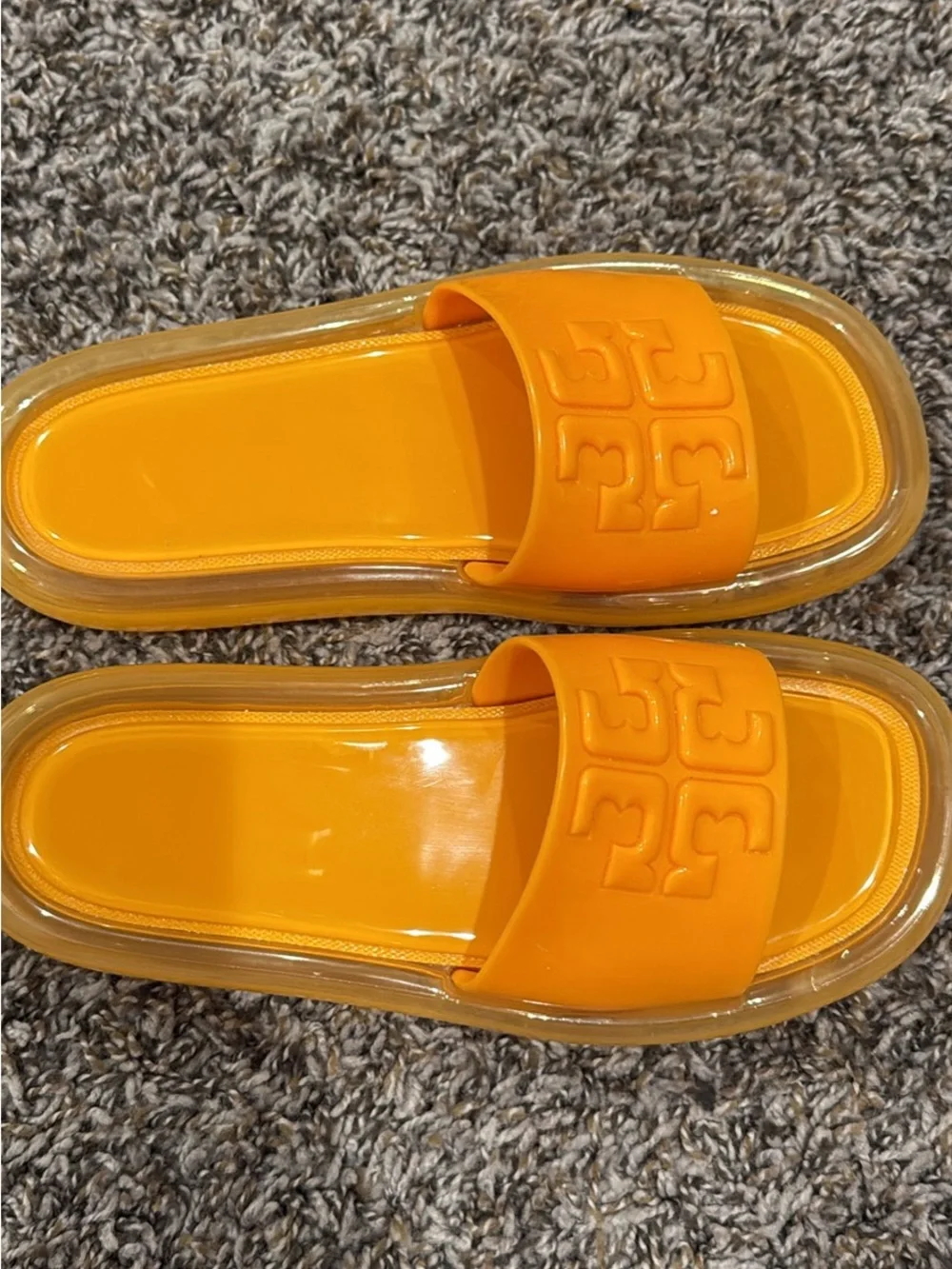 Tory Burch reposhing this