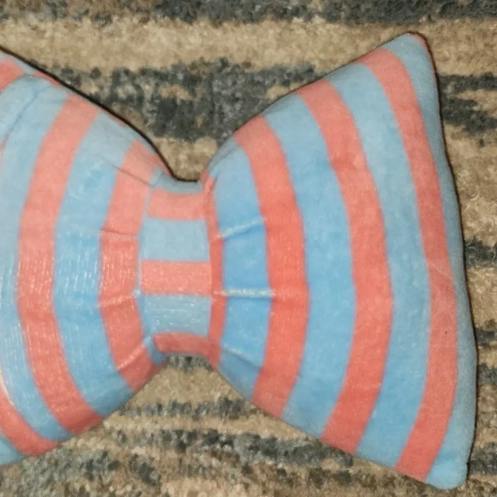 catalonia striped bow