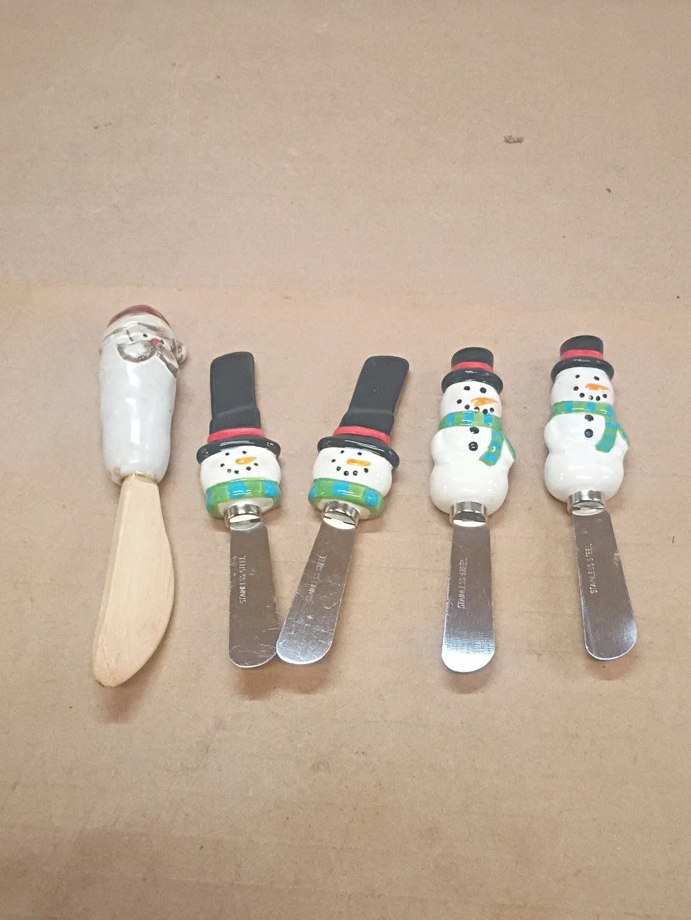 5 Christmas Cheese Spreaders 1 Wooden 4 Stainless Steel