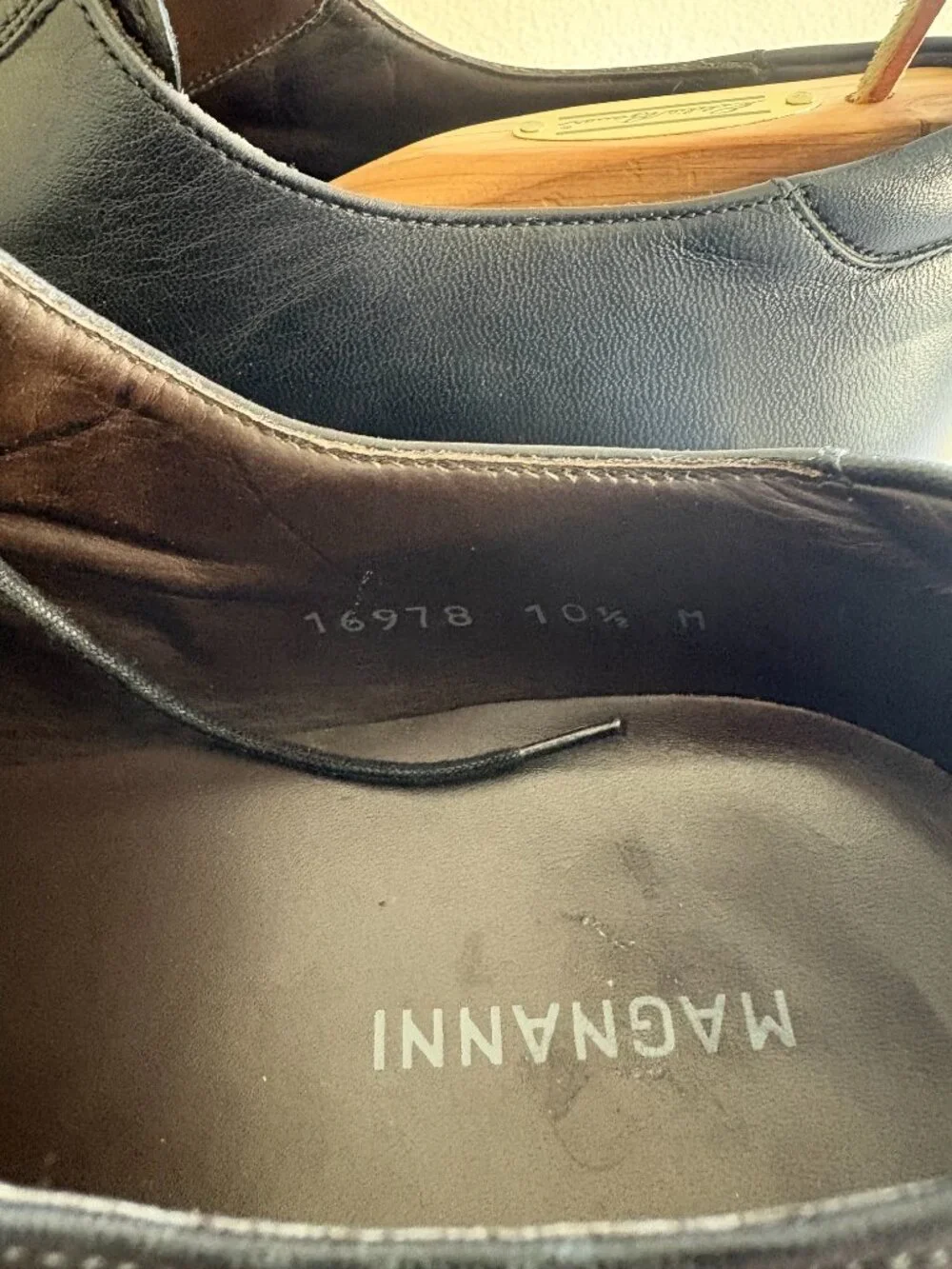 Magnanni Black Leather Plain Toe Derby Dress Shoes Size 10.5