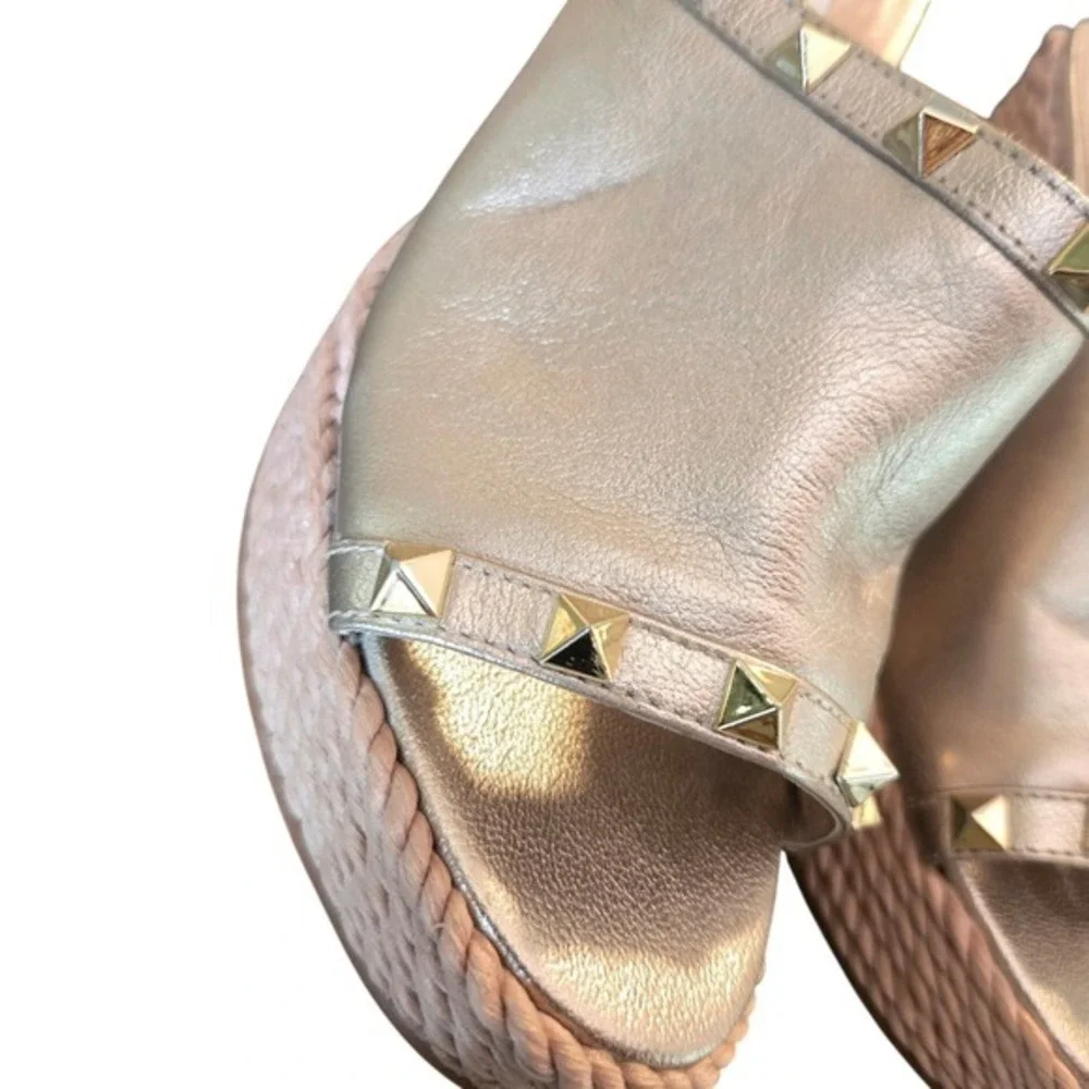 Steve Madden *ships next