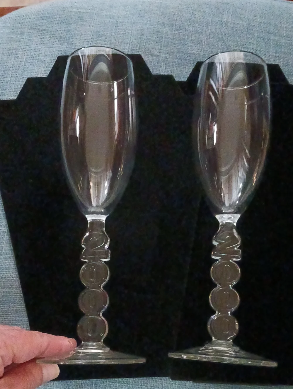 Vintage French Glass Champagne Flutes Commorating Y2K - Set of 2