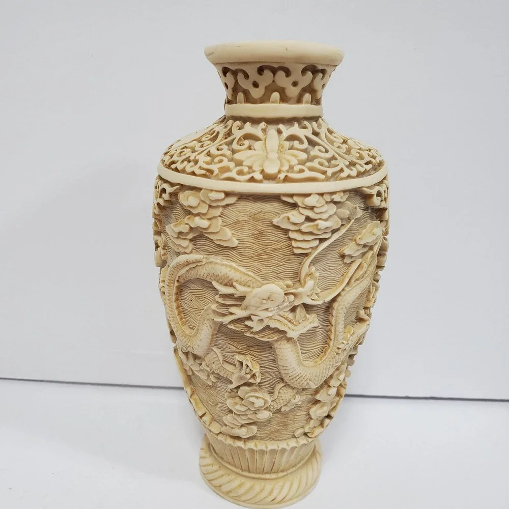 VTG‎  Chinese Dragon Carved Vase Ivory Resin Ornate Decorative Collectible 6.5 