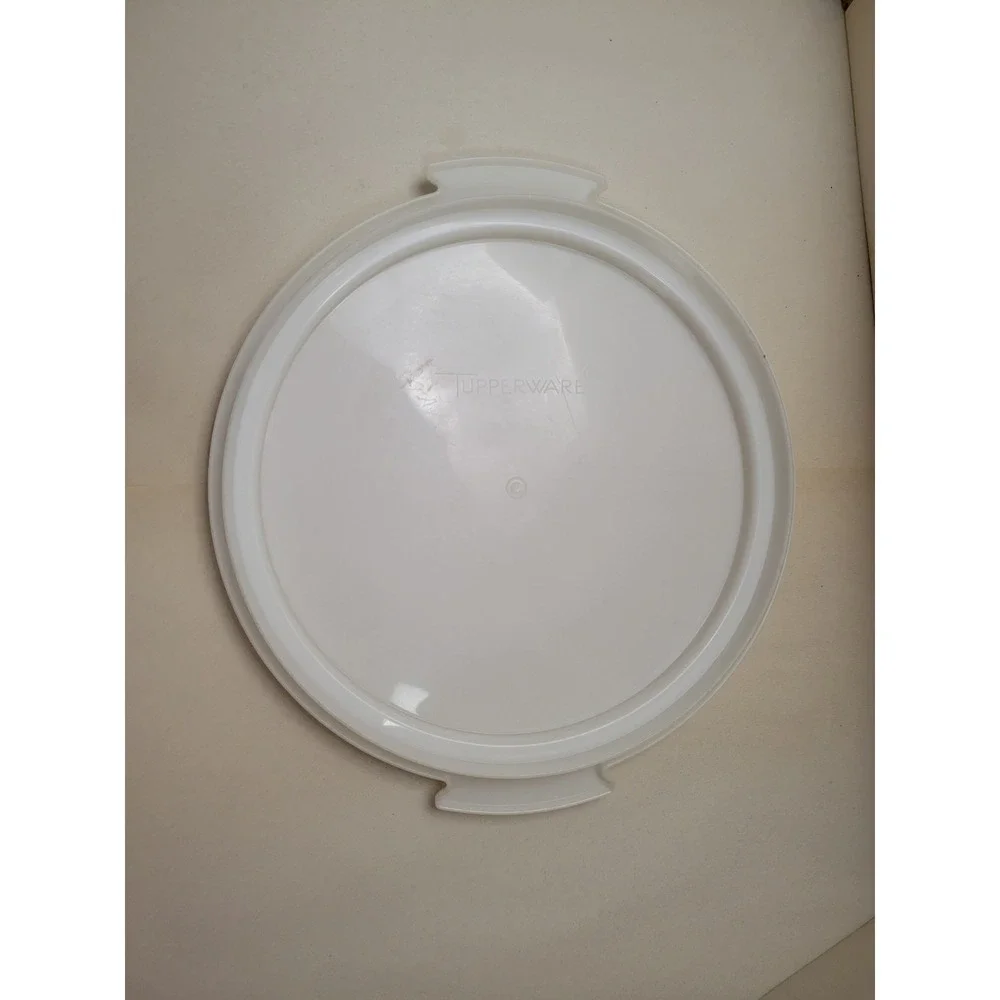 Tupperware vintage round
