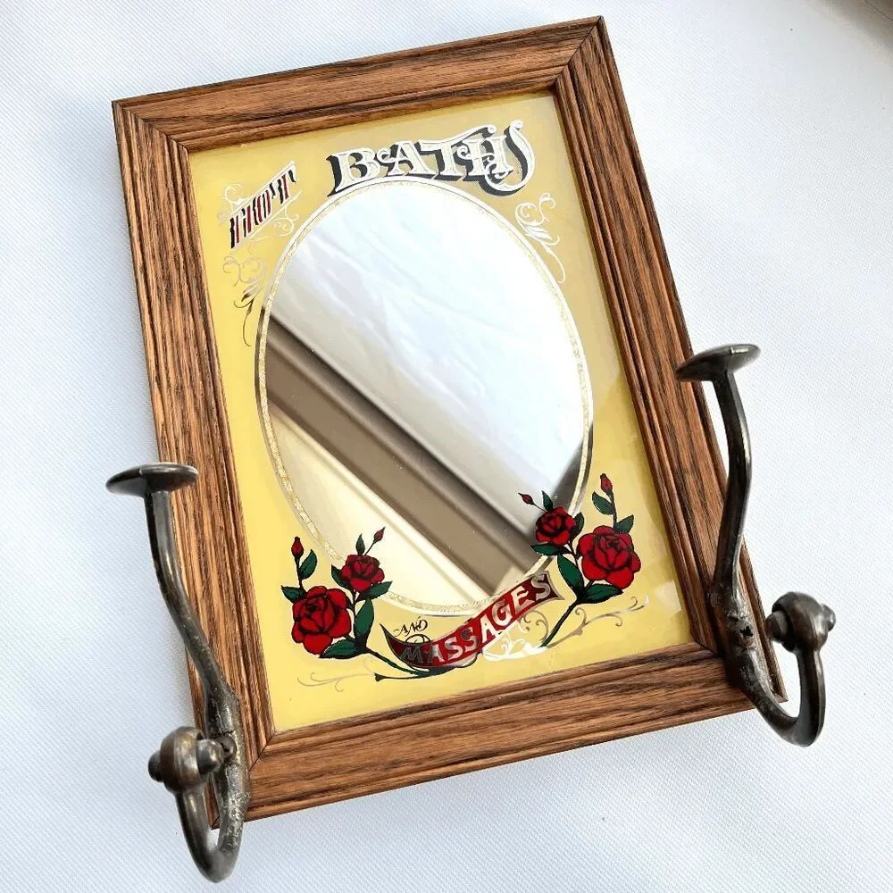 N/A piece framed captures