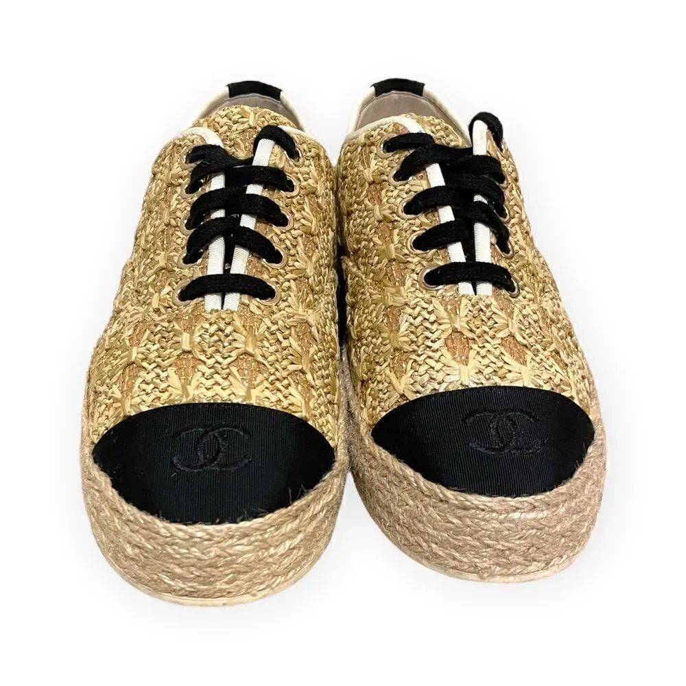 CHANEL 2019 interlocking