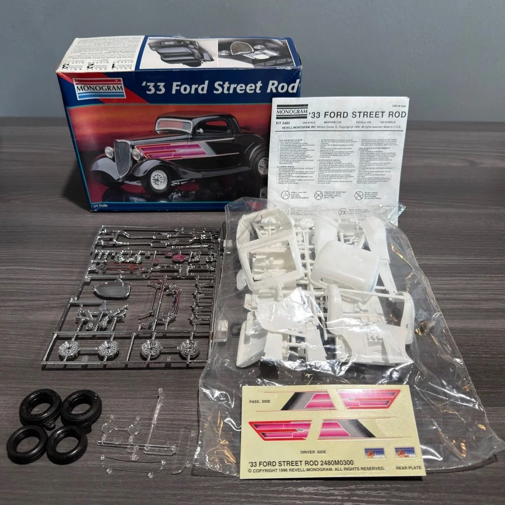 Monogram 1933 ford