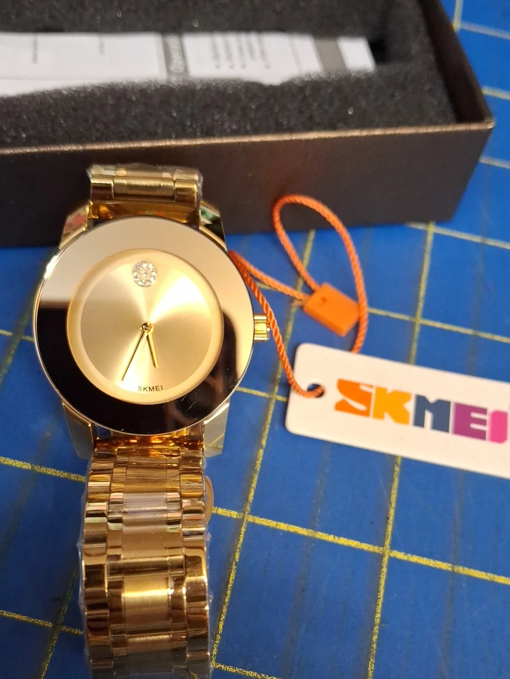 SKMEI Gold Face Gold-Tone 8