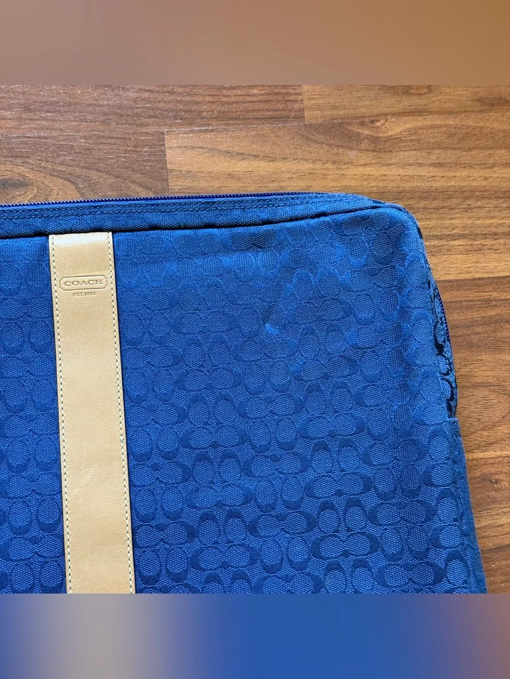 Coach voyager signature