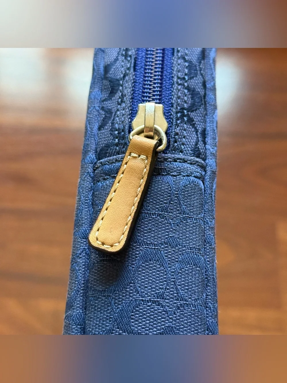 Coach voyager signature