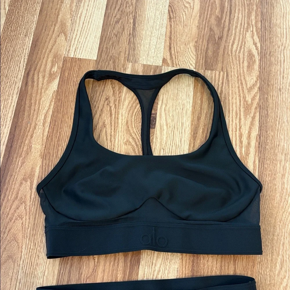 ALO Yoga sleek alo