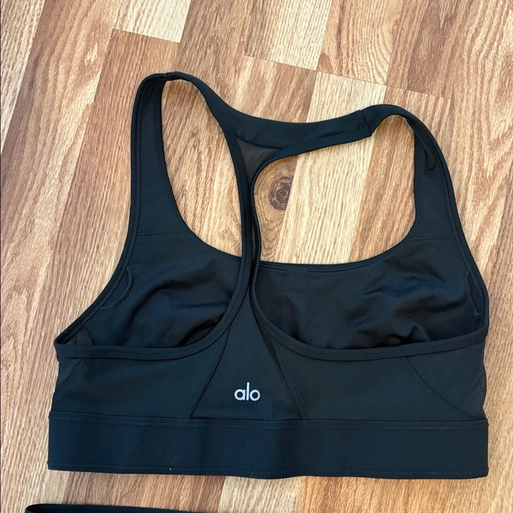 ALO Yoga sleek alo