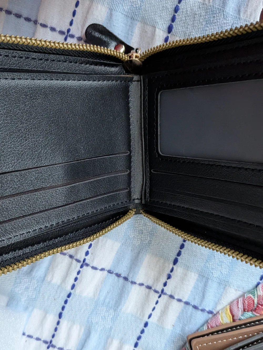 Source Unknown compact black