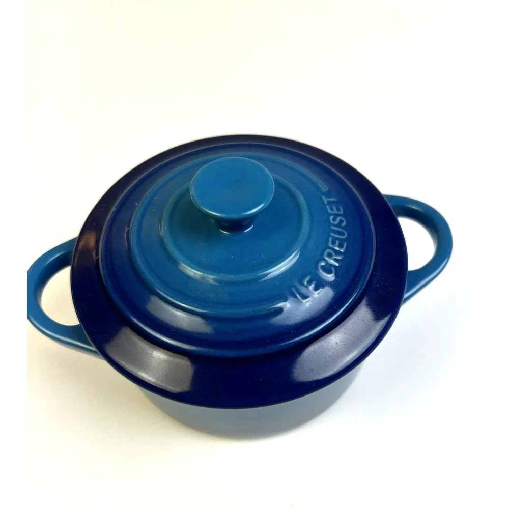 Le Creuset Mini Round Cocotte Covered Dish 8oz Stoneware Blue Covered Cookware