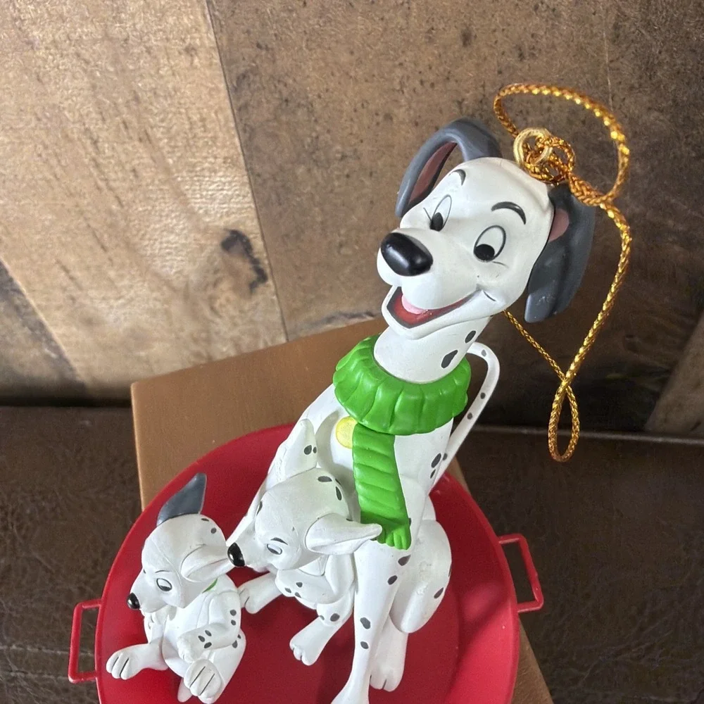 Disney this hand