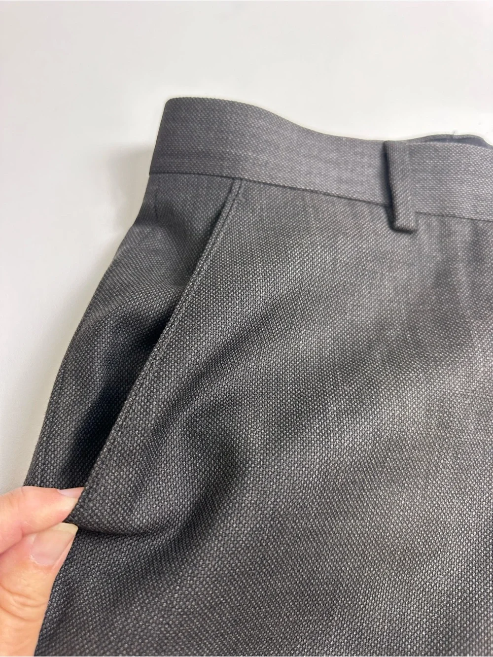 Banana republic‎ men’s 33/34 wool blend trousers, black textured color