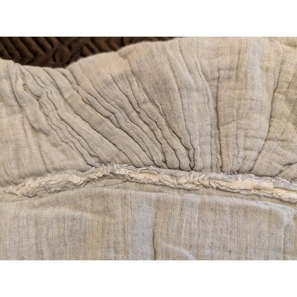 Anthropologie envelope closure