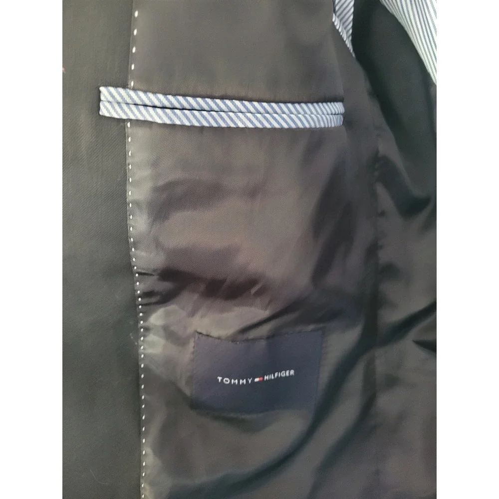Tommy Hilfiger jacket good