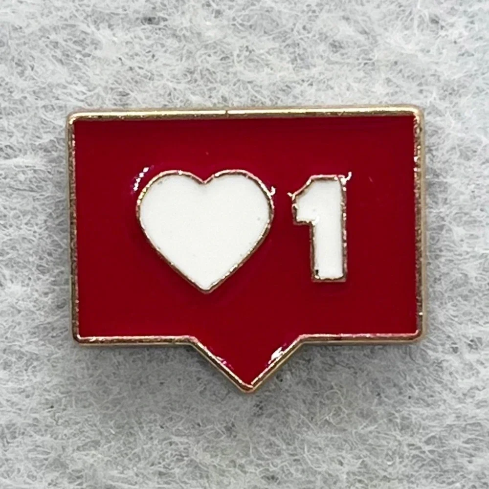 🔮 5/$25 1 Like‎ Heart Pin