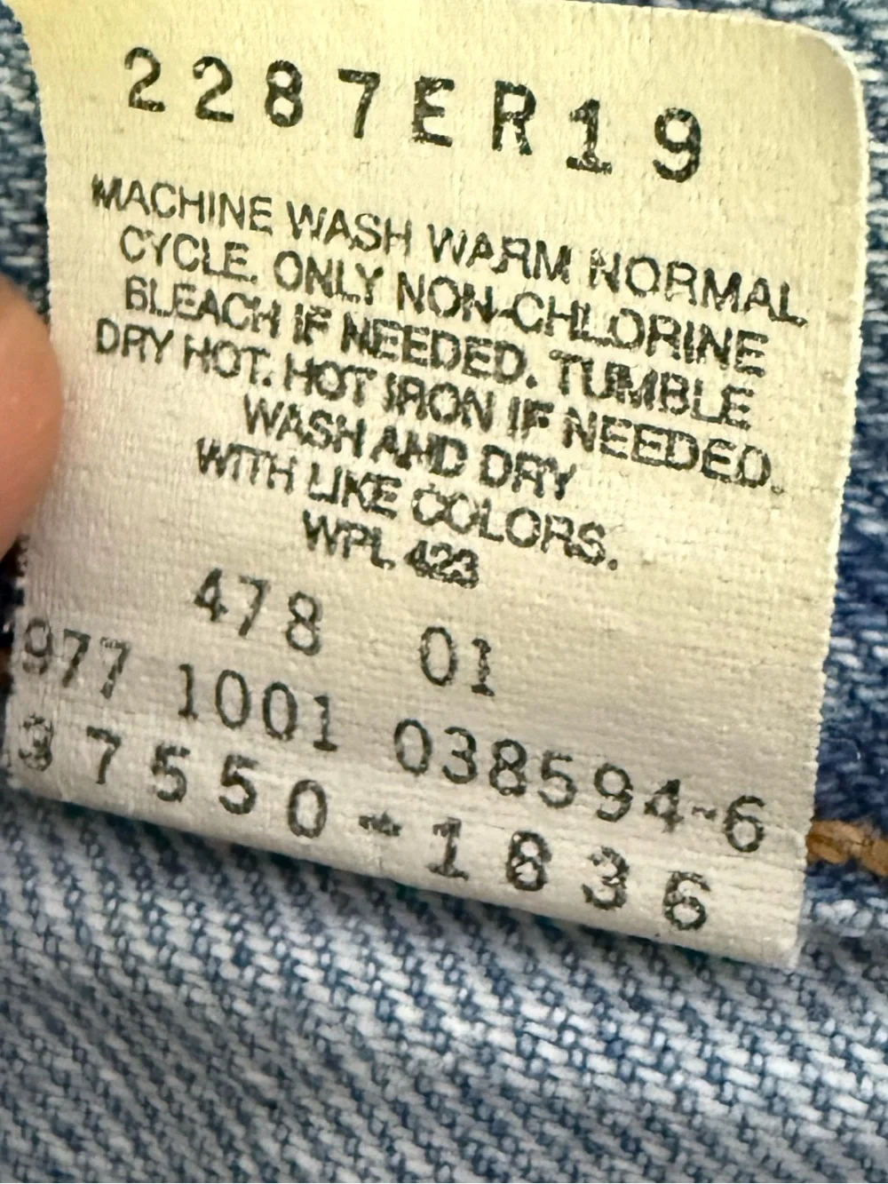 Levis waist 13”