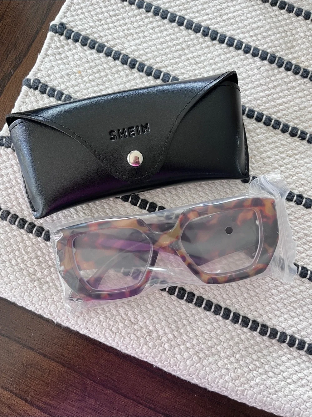 SHEIN stylish tortoiseshell