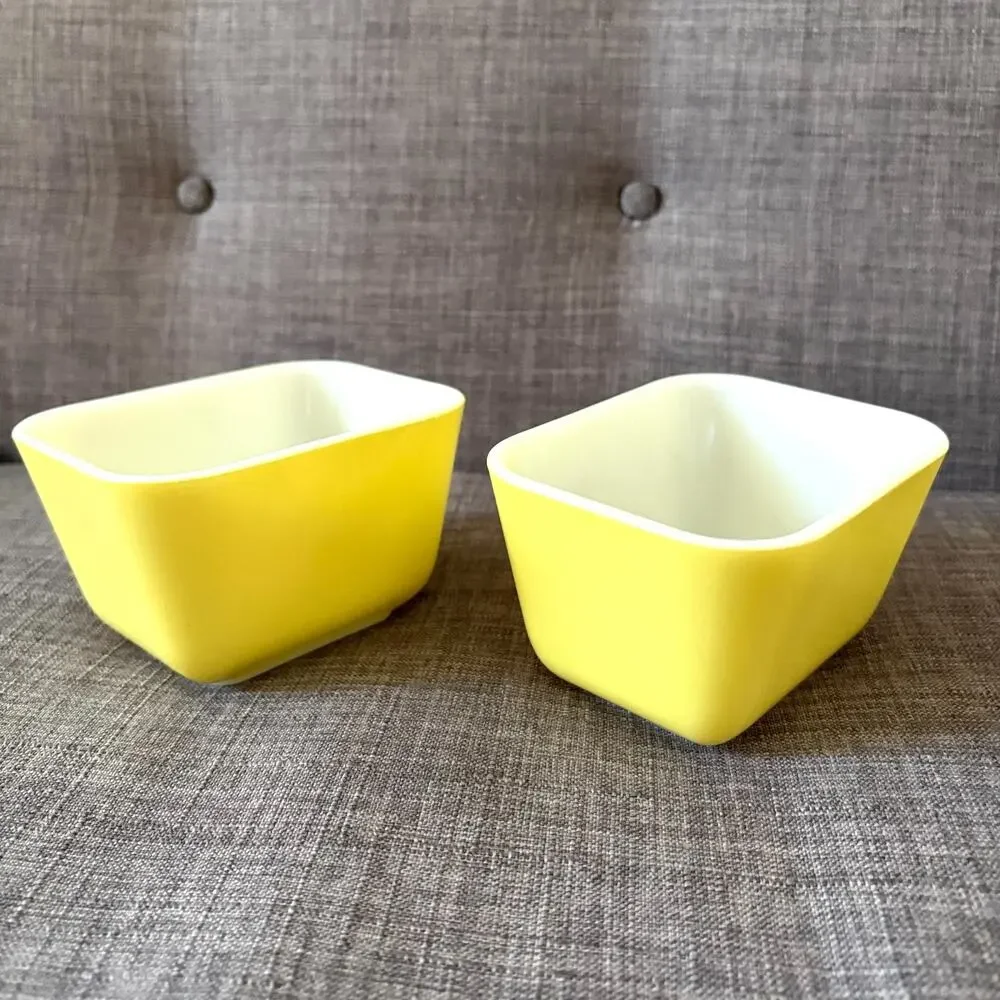 Pyrex beautiful set