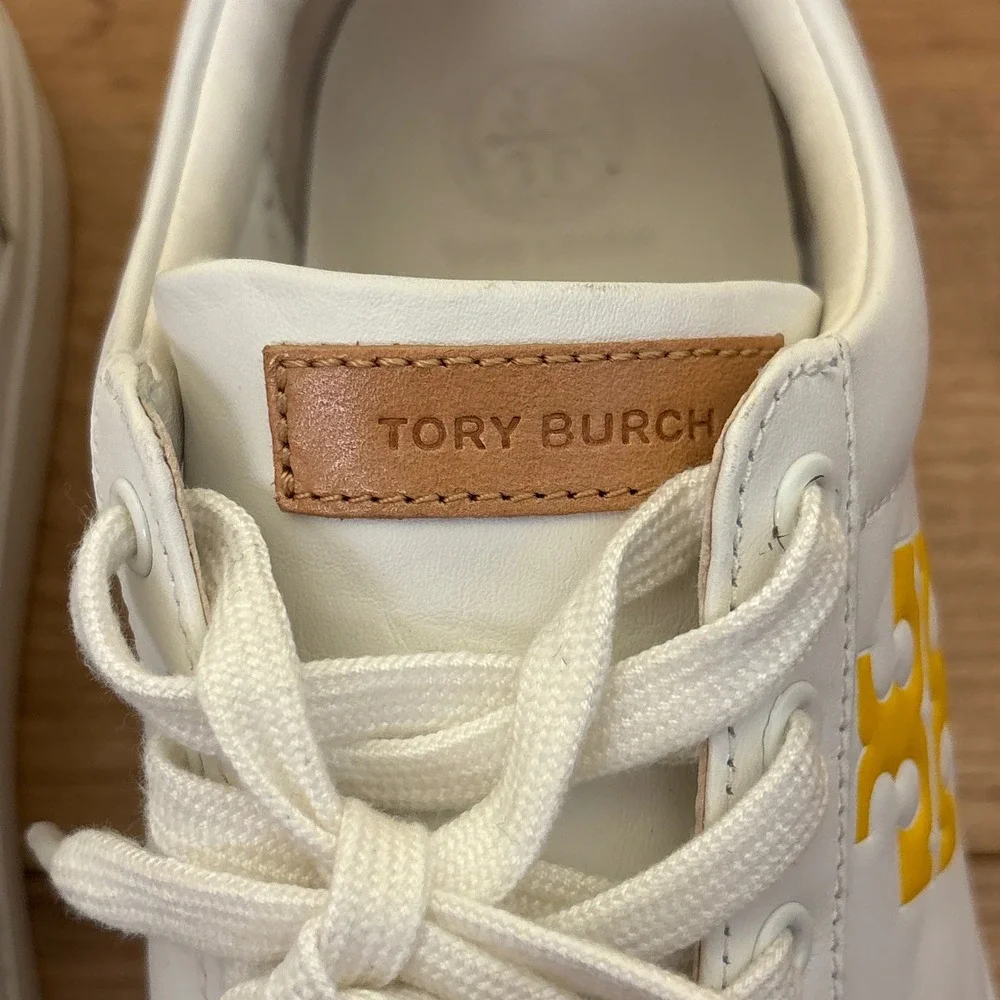 Tory Burch excellent pre