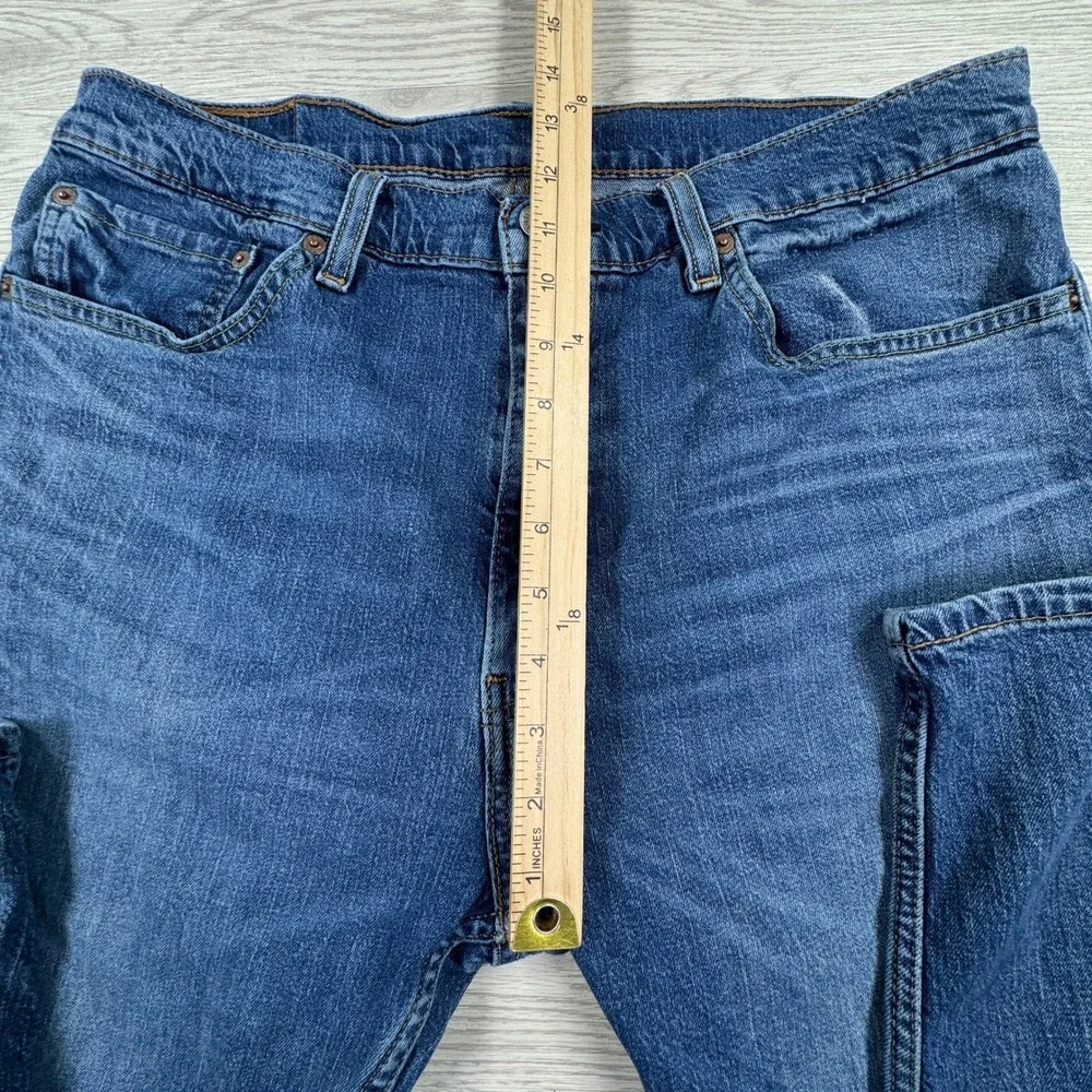 Levis *orders ship