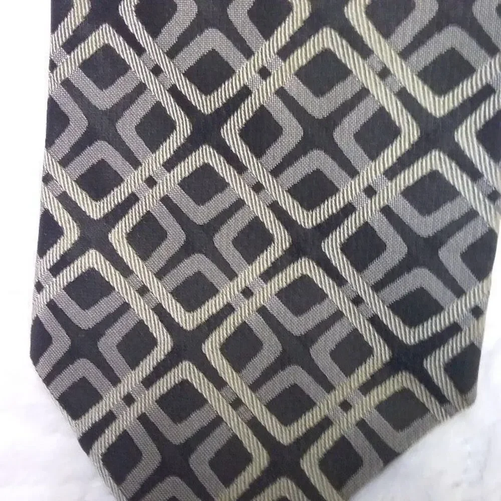 Banana Republic Silk Tie Flat Black Neutral Chain Link Design 3D Effect