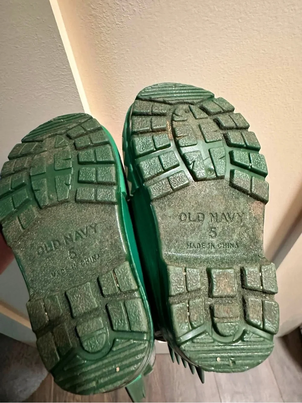 Old Navy playful dinosaur